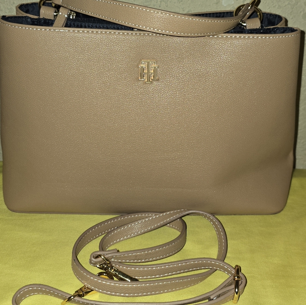 NWOT Tommy Hilfiger Handbag With Crossbody Strap